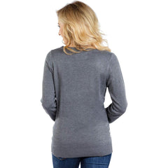 Winterlicher Weihnachtspullover mit dekorativen Akzenten