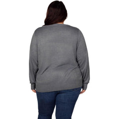 Winterlicher Weihnachtspullover mit dekorativen Akzenten