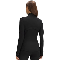 Chaqueta versátil, elegante y muy elástica con cremallera