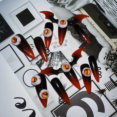 Super Cool Devil Wing Dunkle Persönlichkeit Heißes Mädchen Tragen Rüstung