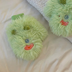 Lindos y divertidos guantes de peluche que mantienen el calor y son resistentes al frío.