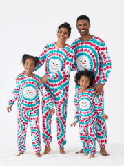 Passendes Weihnachtspyjama-Set für die ganze Familie mit Schneemann-Print