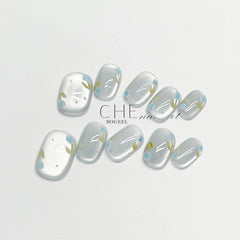 Kurze Nagelspitze für den Sommer