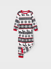Passendes Familien-Pyjama-Set mit nordischem Rentiermotiv