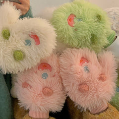 Lindos y divertidos guantes de peluche que mantienen el calor y son resistentes al frío.