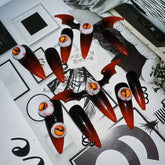 Super Cool Devil Wing Dunkle Persönlichkeit Heißes Mädchen Tragen Rüstung