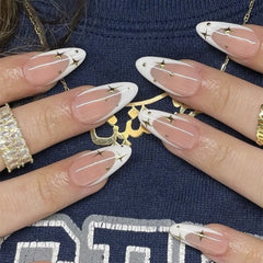 Manicura francesa almendrada de estilo avanzado hecha a mano