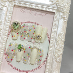 Handgefertigter Diamant-Tragenagel