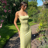 Midikleid mit Blumenmuster und Spaghettiträgern
