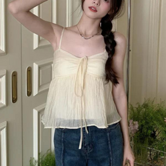 Üppiges, gesmoktes, ärmelloses, kurzes Top