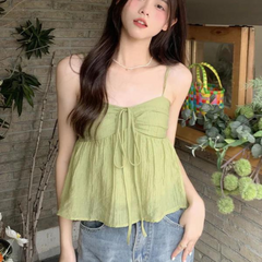 Üppiges, gesmoktes, ärmelloses, kurzes Top