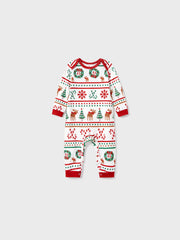 Conjunto de pijama familiar a juego con estampado de árbol de Navidad