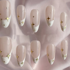 Manicura francesa almendrada de estilo avanzado hecha a mano