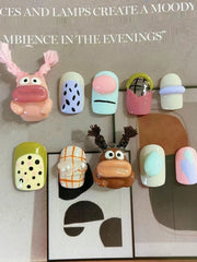 Pasadores creativos y divertidos con forma de boca de salchicha de muñeca fea