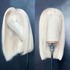 Peluca teñida de blanco puro con encaje frontal y corte bob