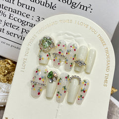 Handgefertigter Diamant-Tragenagel