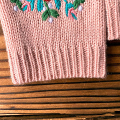 Lange, warme Strickhandschuhe mit Schmetterlingsblumenmuster