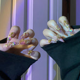 Kann mit der American Girl Warrior Netflix Wearing Armor aufgenommen werden