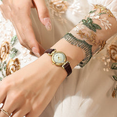 Reloj de cuarzo con correa, pequeño, retro, ligero y exquisito.