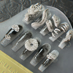 Handgetragene Nagelkunst im Nationalstil, Drachenbiografie, chinesischer Stil, künstliche Nägel, Nagelaufkleber