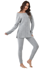 Conjunto de camiseta y pantalón con dobladillo dividido en los hombros