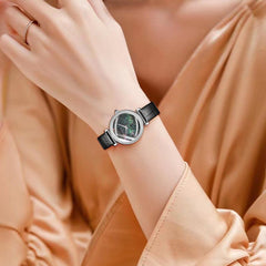 Reloj de correa resistente al agua con esfera de plumas