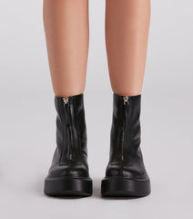 Botines de plataforma con cremallera y un toque de estilo