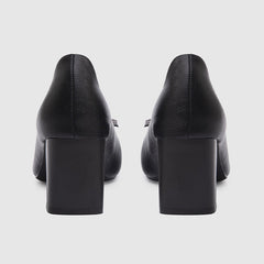 Pumps mit quadratischem Kopf und dickem Absatz