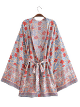 Chaqueta kimono corta de algodón con estampado floral "Holding My Heart"