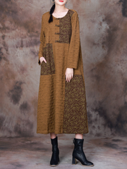 Vielseitiges Herbst-Midikleid mit bedruckten Seitentaschen