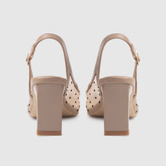 Pumps mit quadratischer Zehenpartie, Knöchelriemen und klobigen Absätzen