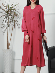 Pride and Prejudice – Midi-Strickkleid mit Puffärmeln und V-Ausschnitt