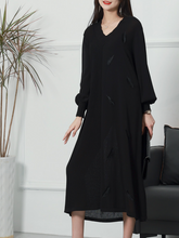 Pride and Prejudice – Midi-Strickkleid mit Puffärmeln und V-Ausschnitt