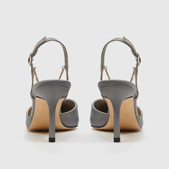 Pumps mit spitzer Zehenpartie und dünnem Absatz