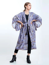 Partywear Blumenmuster mit Vögeln Print Lila Farbe Baumwolle Langes Kleid Kimono Duster Robe