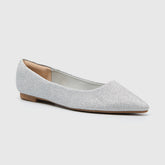 Ballerinas mit spitzer Zehenpartie