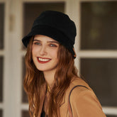 Minimalistischer Bucket Hat mit Tags