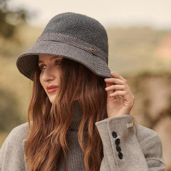 Sombrero de pescador con textura mixta