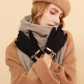 Guantes con detalle de hebilla de metal