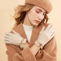 Guantes con detalle de hebilla de metal