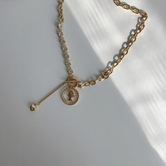 Collar de cadena asimétrica con moneda y retrato