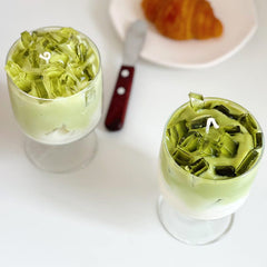 Vela decorativa de matcha latte helado