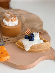 Vela decorativa de gofre con crema