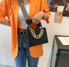 Quilted Handbag with Thick Gold Chains and Thick Straps