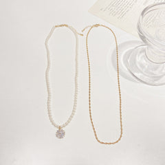 Collar con colgante de flor de cristal de doble capa