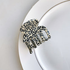 Mini Haarklammer in neutralen Farben