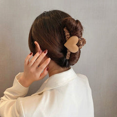 Pinza para el pelo con estampado de leopardo suave y corazón