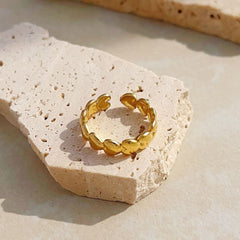 Gold Heart Lined Ring