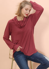 Langärmliger Pullover mit Wasserfallausschnitt