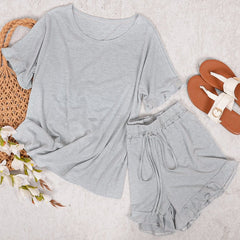 Me encanta descansar con el conjunto con volantes